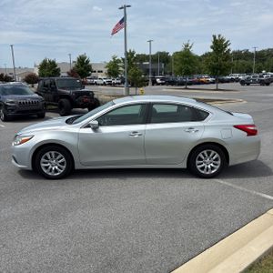 2017 Nissan ALTIMA 2.5 SV — фото 3