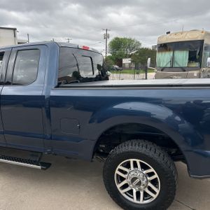 FORD F-250 SUPER DUTY LARIAT - 6