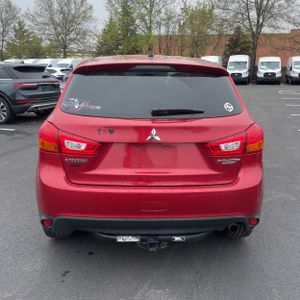 MITSUBISHI OUTLANDER SPORT ES - 7