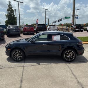 صورة 3 لـ 2023 Porsche MACAN T
