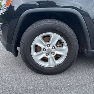 2014 JEEP GRAND CHEROKEE LAREDO — миниатюра 17