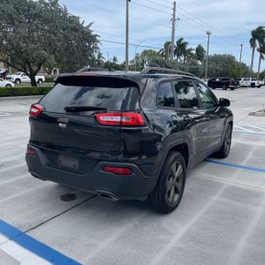 JEEP CHEROKEE LATITUDE 75TH ANNIVERSARY - 8