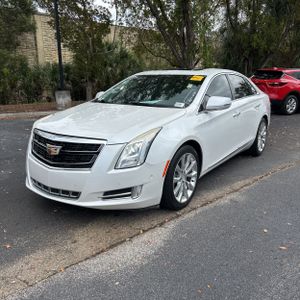 Cadillac XTS Luxury - 1