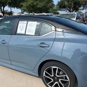 2025 Nissan SENTRA SR photo 5