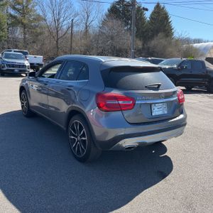 MERCEDES-BENZ GLA - 5