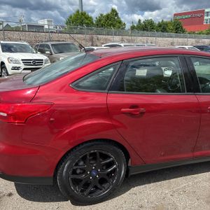 FORD FOCUS SE - 9