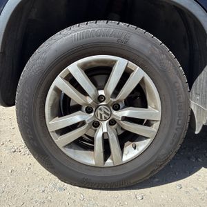 2012 Volkswagen TIGUAN S 照片 19