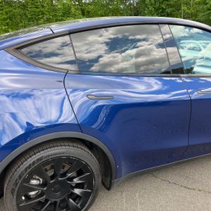 TESLA MODEL Y LONG RANGE - 9