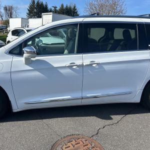 CHRYSLER PACIFICA HYBRID LIMITED - 4