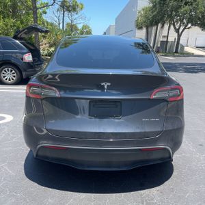 TESLA MODEL Y LONG RANGE - 7