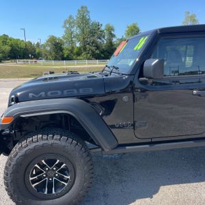 JEEP WRANGLER 4-DOOR MOAB 392 4X4 - 2