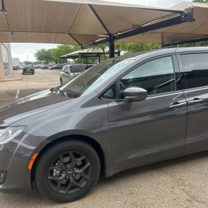 CHRYSLER PACIFICA TOURING PLUS - 2