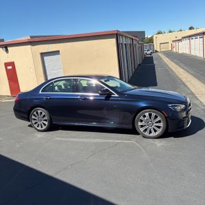 MERCEDES-BENZ E-CLASS - 10