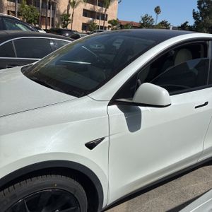 TESLA MODEL Y LONG RANGE - 2