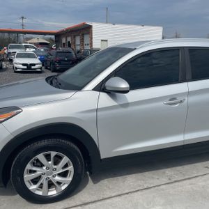 HYUNDAI TUCSON VALUE - 2