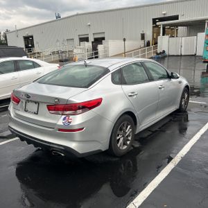 2020 KIA OPTIMA LX 照片 8