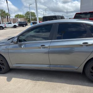 VOLKSWAGEN JETTA SE - 4