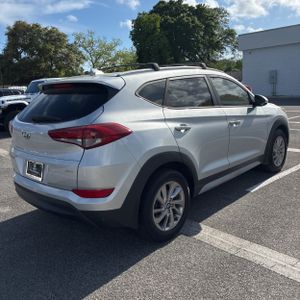 HYUNDAI TUCSON SE PLUS - 8