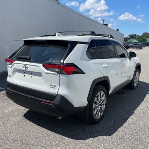 صورة 8 لـ 2024 Toyota RAV4 XLE PREMIUM