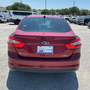 FORD FOCUS SE - 6