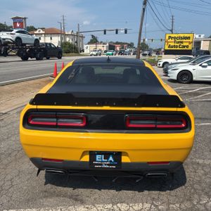 صورة 7 لـ 2017 Dodge CHALLENGER T/A PLUS