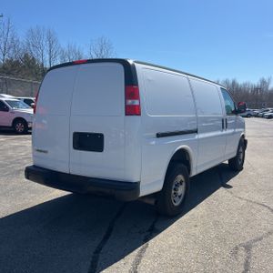 CHEVROLET EXPRESS 2500 - 8