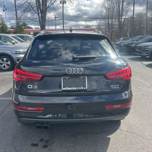 Audi Q3 2.0T Premium Plus - 7