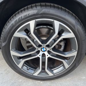 صورة 19 لـ 2021 BMW X5 XDRIVE45E