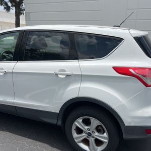 صورة 6 لـ 2016 FORD ESCAPE SE