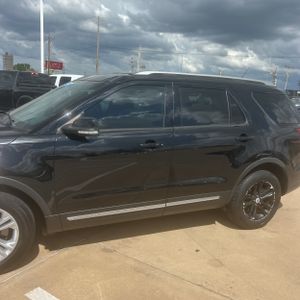FORD EXPLORER XLT - 4
