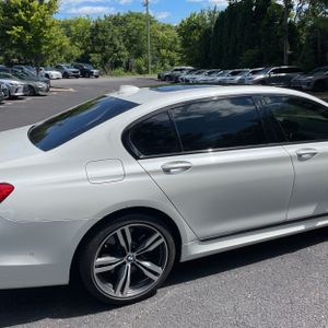 صورة 9 لـ 2019 BMW 750I XDRIVE