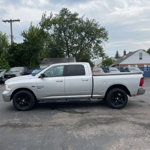 2019 RAM 1500 CLASSIC SLT — фото 3