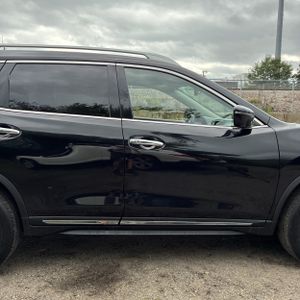 2017 Nissan ROGUE SL — миниатюра 11