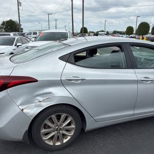 HYUNDAI ELANTRA SE - 9