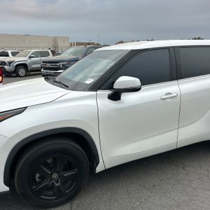 صورة 2 لـ 2021 Toyota HIGHLANDER L