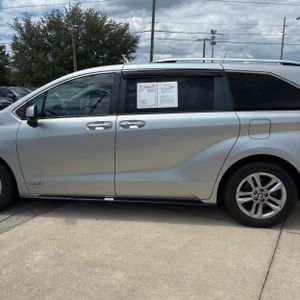 TOYOTA SIENNA - 4