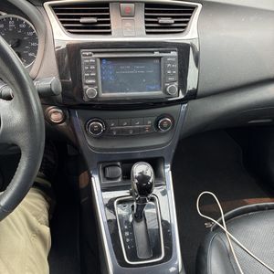 2016 Nissan SENTRA SR thumbnail 38