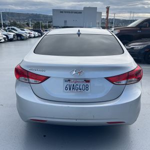 HYUNDAI ELANTRA GLS - 7