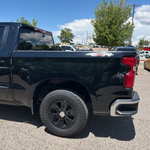 2025 Chevrolet SILVERADO 1500 LT — фото 5