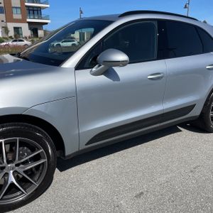 PORSCHE MACAN - 4
