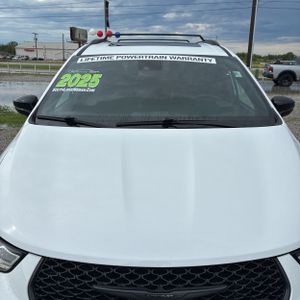 2025 Chrysler PACIFICA LIMITED — миниатюра 15