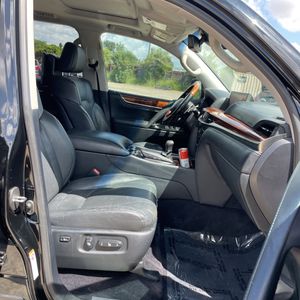 2017 Lexus LX 570 BASE — миниатюра 32