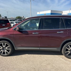 HONDA PILOT TOURING W/REAR CAPTAIN'S CHAIRS - 4