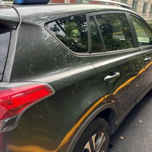 صورة 9 لـ 2017 Toyota RAV4 LE