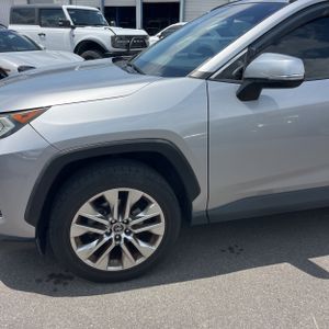2019 Toyota RAV4 XLE PREMIUM 照片 2