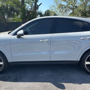 PORSCHE CAYENNE COUPE - 4