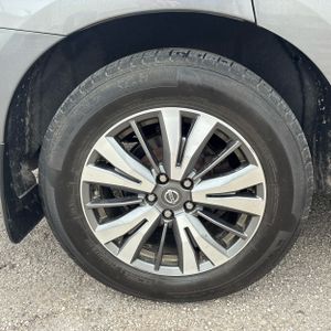 2017 Nissan PATHFINDER SL 照片 19