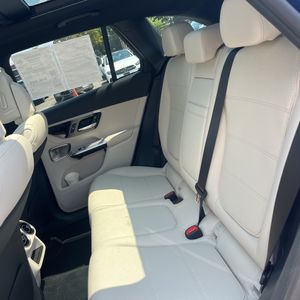 2026 Mercedes-BENZ GLC — миниатюра 33