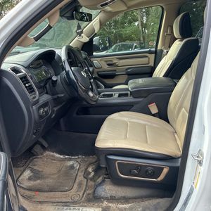 2020 RAM 1500 LIMITED 照片 28