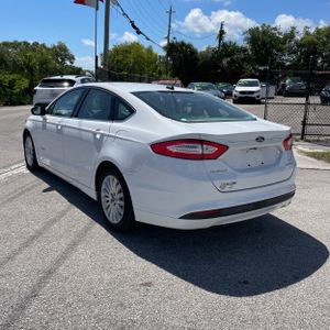 FORD FUSION HYBRID SE - 5